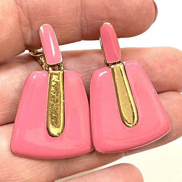 Vintage Clip On Earrings Chunky 1980s Goldtone & Pink Enamel Mod Doorknockers - Picture 5 of 6